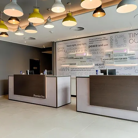 Premier Inn Hamburg City Klostertor-2